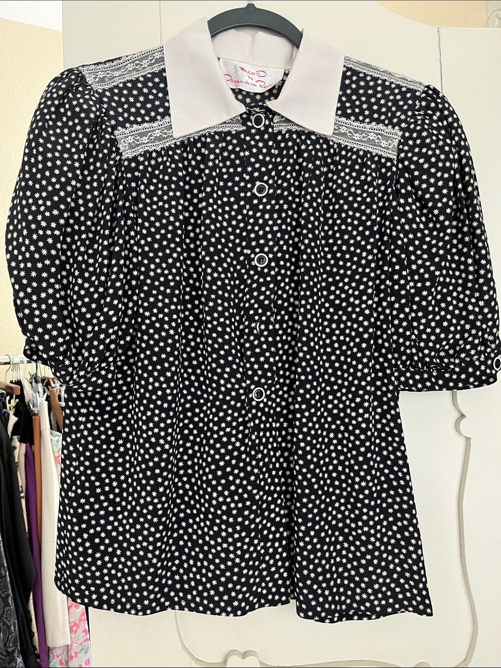 Oscar de la Renta Black blouse with White Star Print and White Collar
